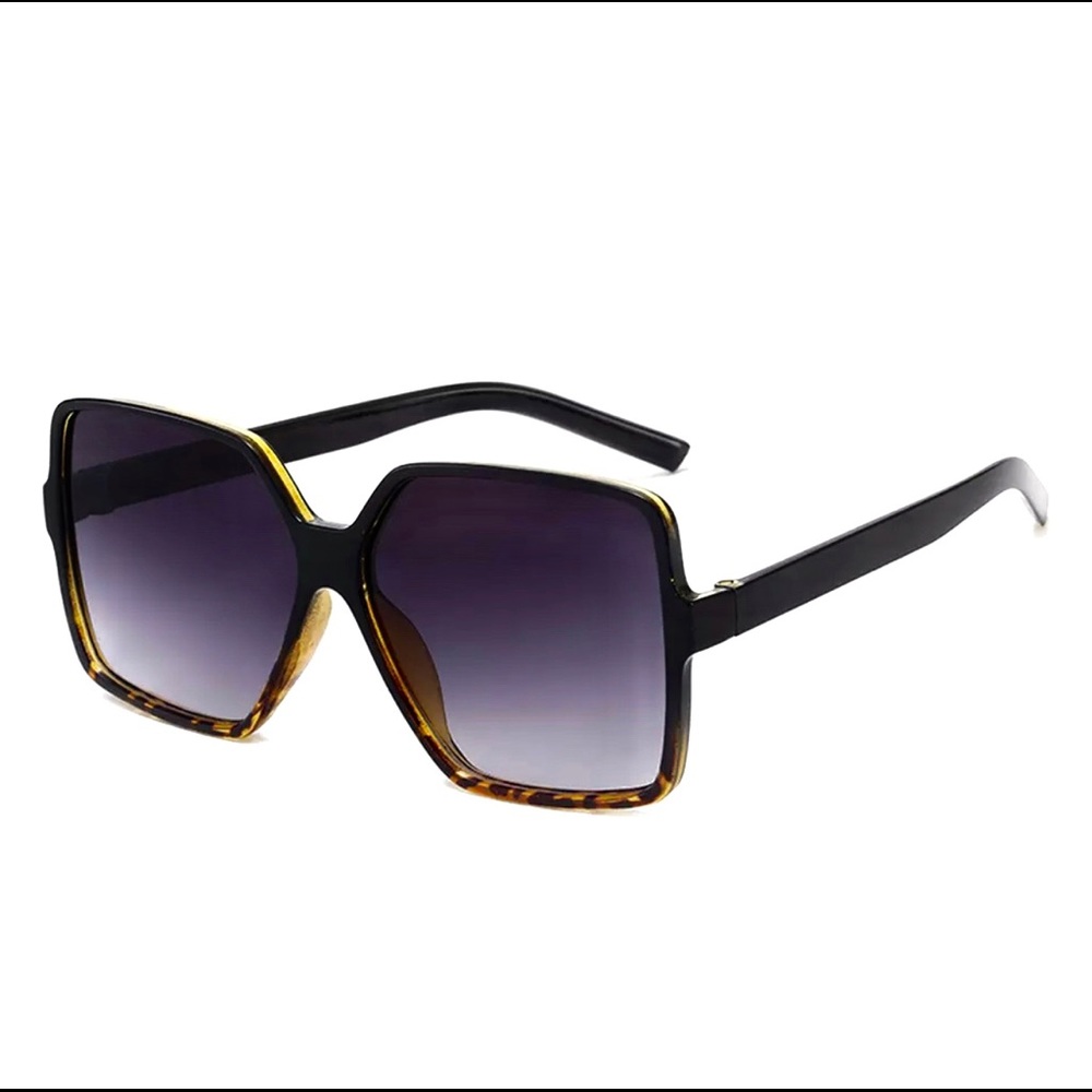 Oversized Black & Tortoise Sunglasses - Picture 2 of 3
